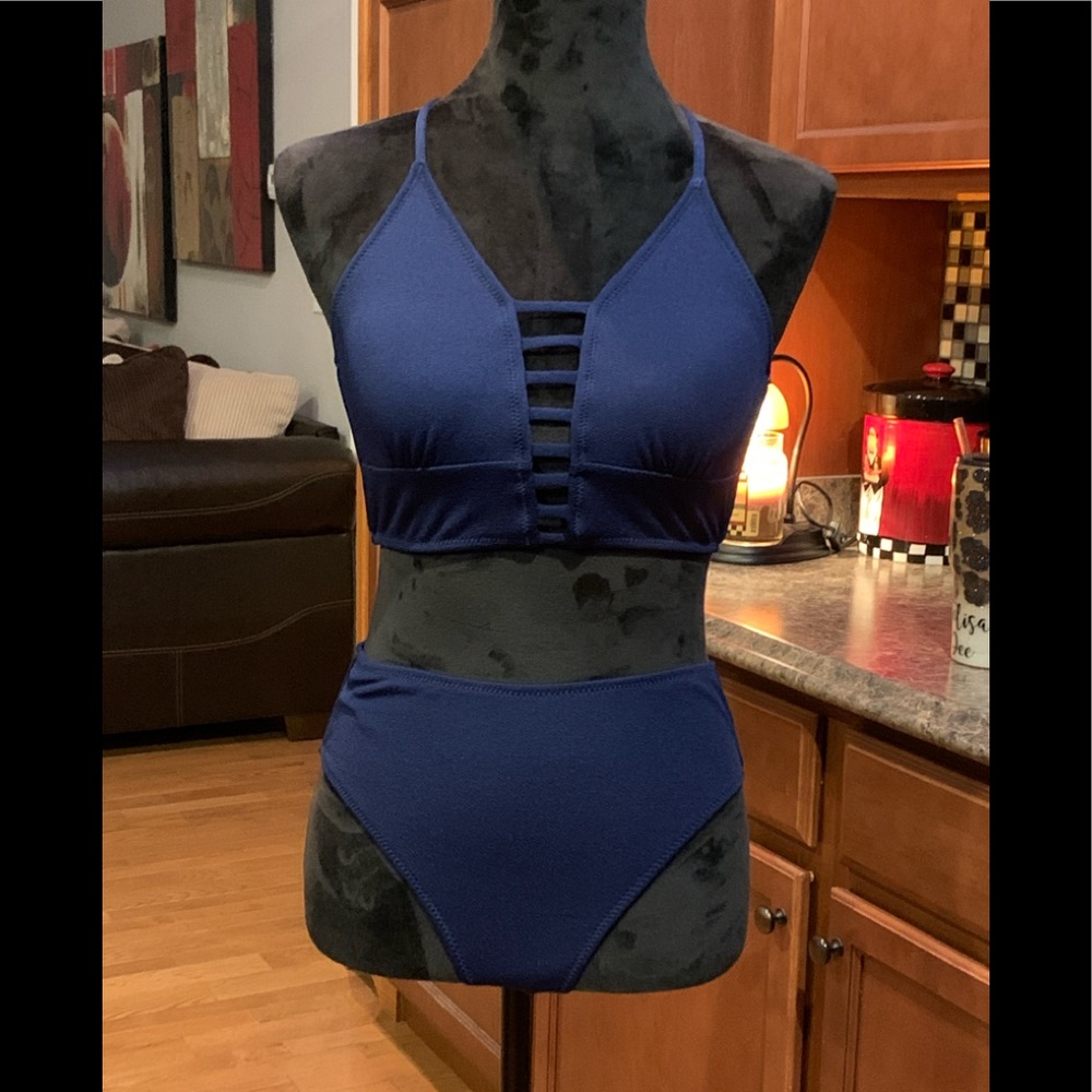 Navy Blue Two Piece Sz Med, High Waisted, No Tag, And New Never Worn But washed.